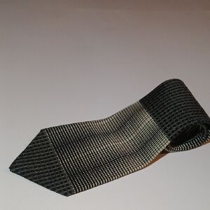 Men's Black and Gray Patterned Silk Tie, See Photo Mising Bla